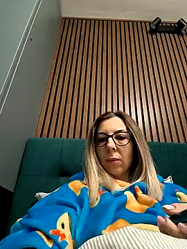 Snapshot of SukyGirl chatting on 17, 1, 2025 SukyGirl online show from 17, 1, 2025