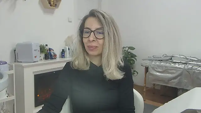 Snapshot of SukyGirl chatting on 28, 2, 2025 SukyGirl online show from 28, 2, 2025