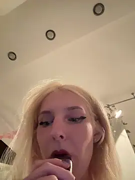 Snapshot of XMelissaX chatting on 4, 7, 2026 XMelissaX online show from 4, 7, 2026