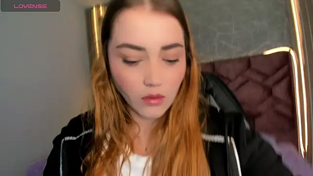 Lucia star   online show from 2, 1, 2025