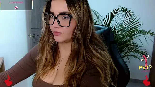 Lucia star   online show from 20, 4, 2026