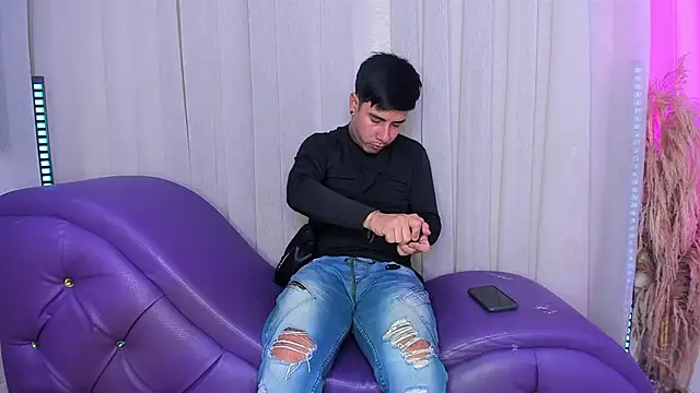 Yourslust  online show from 2, 2, 2026