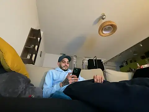 Rebeu313 online show from 10, 1, 2025