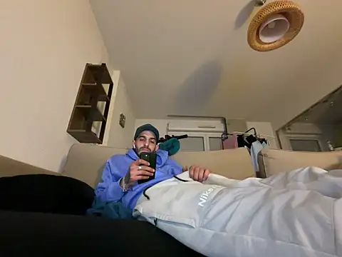 Rebeu313 online show from 21, 2, 2025