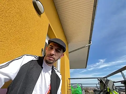 Rebeu313 online show from 2, 3, 2025