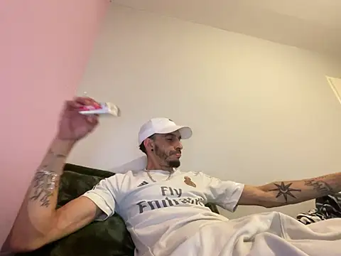 Rebeu313 online show from 19, 4, 2026