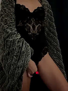 Snapshot of vilaineblonde chatting on 9, 11, 2025 vilaineblonde online show from 9, 11, 2025