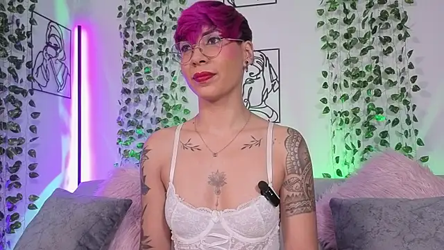 MiaMorgan  online show from 19, 4, 2026