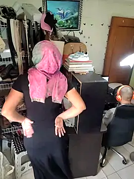 Snapshot of NAJWA-ARAB chatting on 4, 11, 2025 NAJWA-ARAB online show from 4, 11, 2025