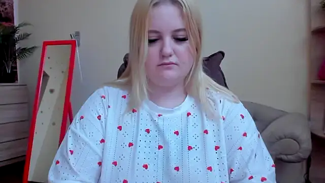 Snapshot of Doliss chatting on 19, 11, 2025 Doliss online show from 19, 11, 2025