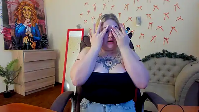 Snapshot of Doliss chatting on 14, 12, 2025 Doliss online show from 14, 12, 2025