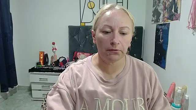 emperabigbootybigass online show from 15, 5, 2026