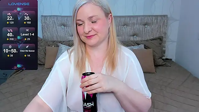 AnnaXCherri online show from 8, 3, 2025