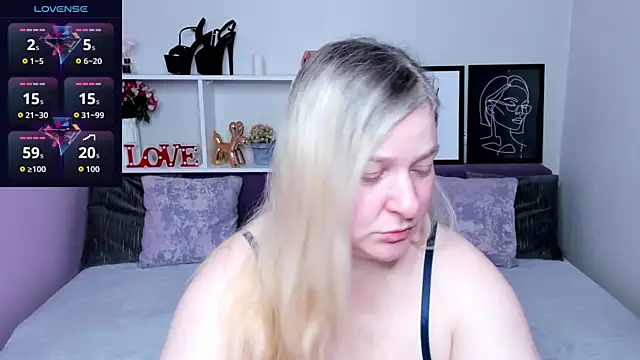 AnnaXCherri online show from 11, 10, 2025