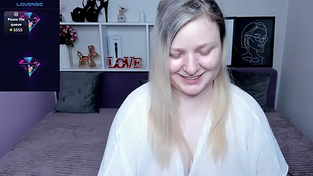 AnnaXCherri online show from 28, 11, 2025