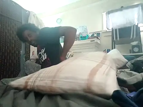 Snapshot of DevinToore chatting on 8, 11, 2025 DevinToore online show from 8, 11, 2025