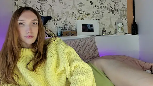 Snapshot of LisaIcon chatting on 8, 10, 2025 LisaIcon online show from 8, 10, 2025