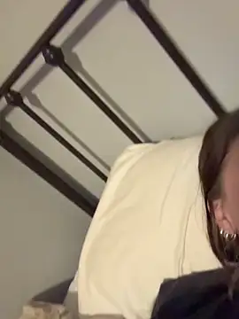 emilycoco online show from 5, 4, 2026