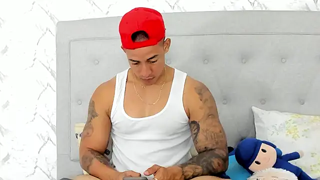 Snapshot of luigiferrara chatting on 15, 2, 2025 luigiferrara online show from 15, 2, 2025