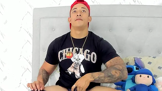 Snapshot of luigiferrara chatting on 15, 2, 2025 luigiferrara online show from 15, 2, 2025