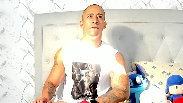 Snapshot of luigiferrara chatting on 2, 3, 2025 luigiferrara online show from 2, 3, 2025