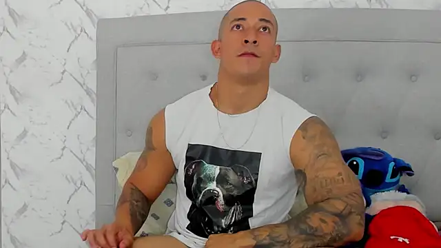 Snapshot of luigiferrara chatting on 18, 10, 2025 luigiferrara online show from 18, 10, 2025