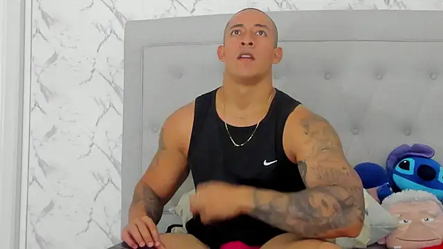 Snapshot of luigiferrara chatting on 23, 10, 2025 luigiferrara online show from 23, 10, 2025