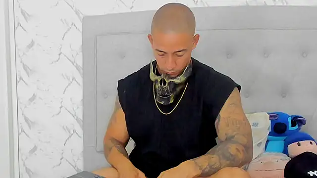 Snapshot of luigiferrara chatting on 31, 10, 2025 luigiferrara online show from 31, 10, 2025