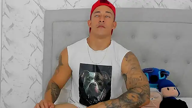 Snapshot of luigiferrara chatting on 8, 11, 2025 luigiferrara online show from 8, 11, 2025