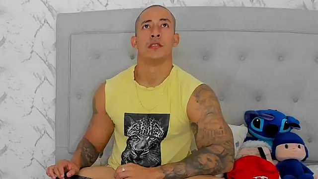 Snapshot of luigiferrara chatting on 19, 11, 2025 luigiferrara online show from 19, 11, 2025