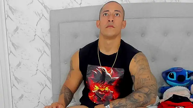 Snapshot of luigiferrara chatting on 21, 11, 2025 luigiferrara online show from 21, 11, 2025