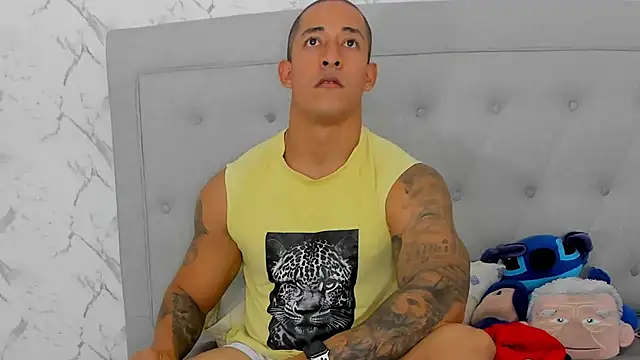 Snapshot of luigiferrara chatting on 1, 12, 2025 luigiferrara online show from 1, 12, 2025