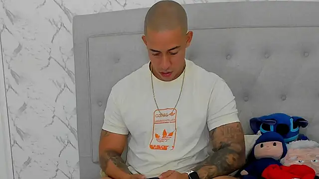 Snapshot of luigiferrara chatting on 1, 12, 2025 luigiferrara online show from 1, 12, 2025