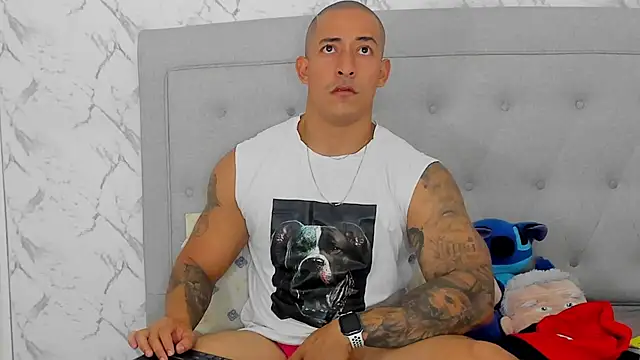 Snapshot of luigiferrara chatting on 2, 12, 2025 luigiferrara online show from 2, 12, 2025