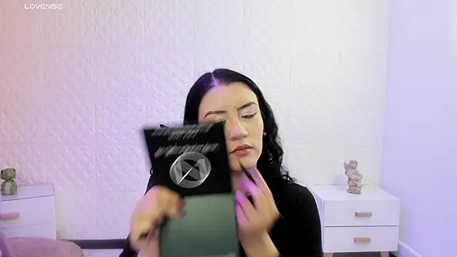 Violetaa diazz online show from 4, 2, 2026