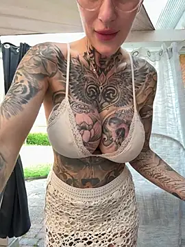 Snapshot of MeganWitch chatting on 24, 6, 2026 MeganWitch online show from 24, 6, 2026