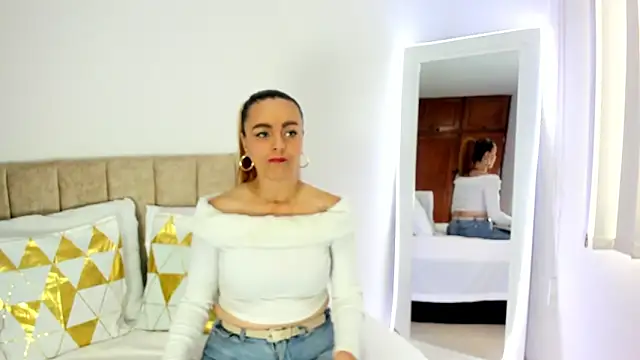 cristalwalker   online show from 13, 11, 2025