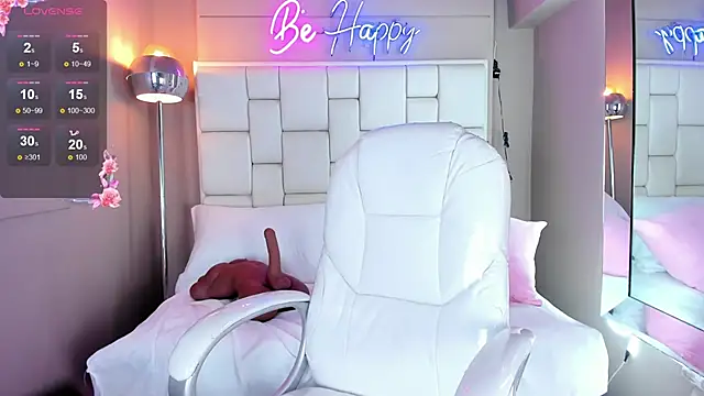 Snapshot of VioletthaRous chatting on 28, 10, 2025 VioletthaRous online show from 28, 10, 2025