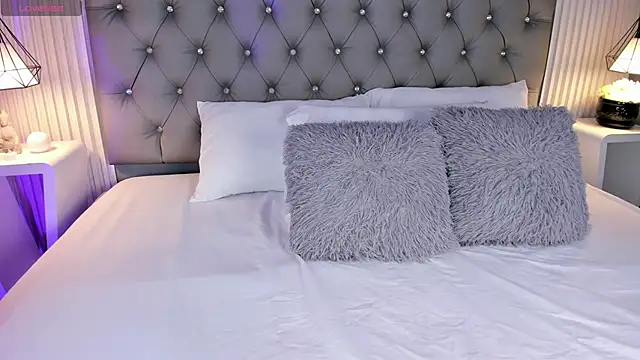 VioletthaRous online show from 5, 3, 2026