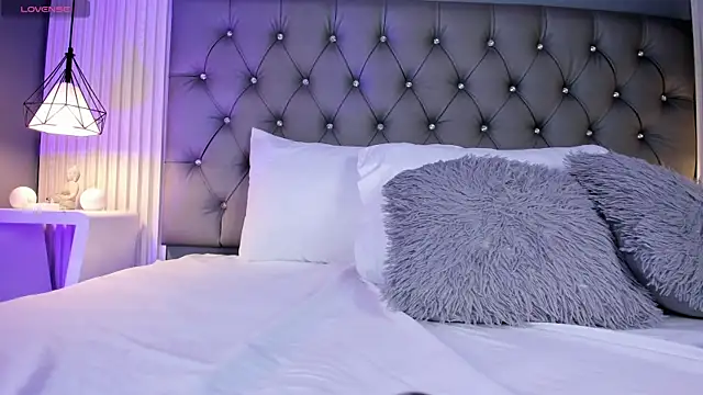 VioletthaRous online show from 19, 3, 2026