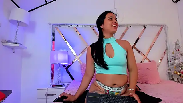 Snapshot of naughty__sara chatting on 30, 12, 2024 naughty  sara online show from 30, 12, 2024