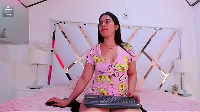 Snapshot of naughty__sara chatting on 4, 3, 2025 naughty  sara online show from 4, 3, 2025