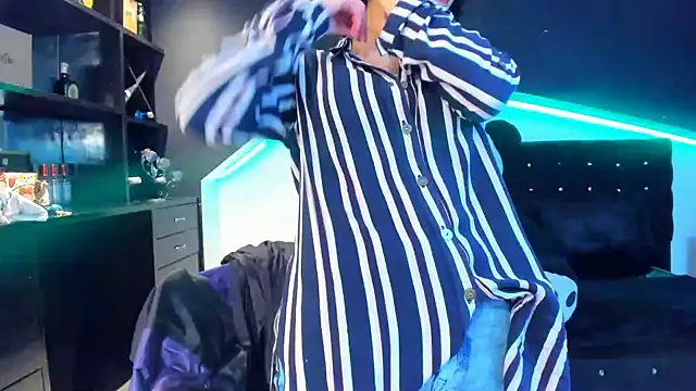 Coral Gibson online show from 21, 2, 2025