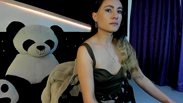 Coral Gibson online show from 26, 2, 2025