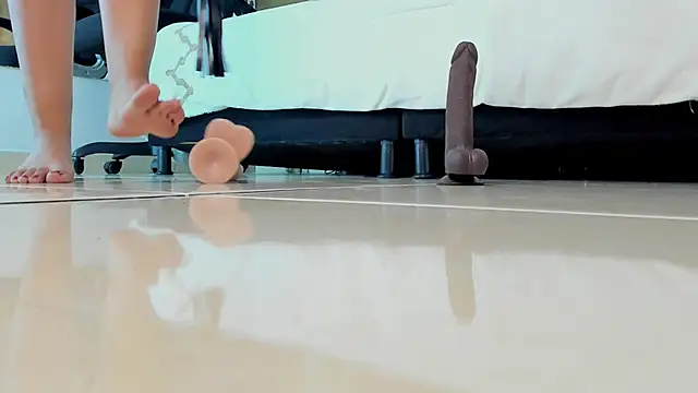 Ellaochoa online show from 10, 3, 2025