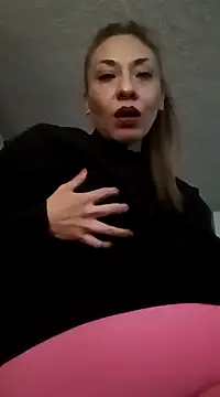 Snapshot of KarolinaReaper chatting on 2, 1, 2025 KarolinaReaper online show from 2, 1, 2025