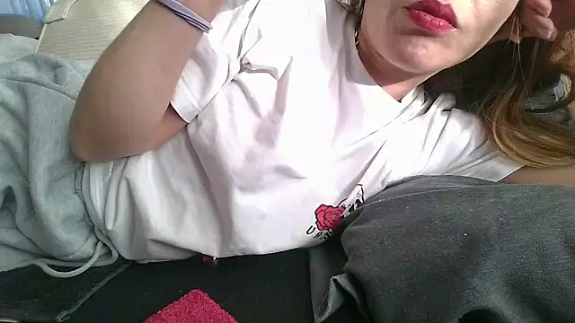 Snapshot of KarolinaReaper chatting on 3, 2, 2025 KarolinaReaper online show from 3, 2, 2025