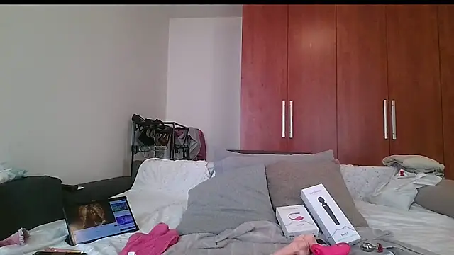 Snapshot of KarolinaReaper chatting on 23, 2, 2025 KarolinaReaper online show from 23, 2, 2025