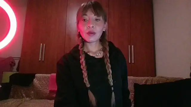 Snapshot of KarolinaReaper chatting on 23, 10, 2025 KarolinaReaper online show from 23, 10, 2025