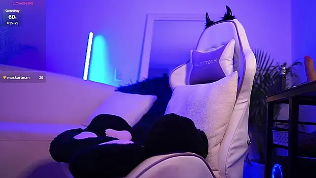 Snapshot of abigail_adamss chatting on 9, 2, 2025 abigail adamss online show from 9, 2, 2025